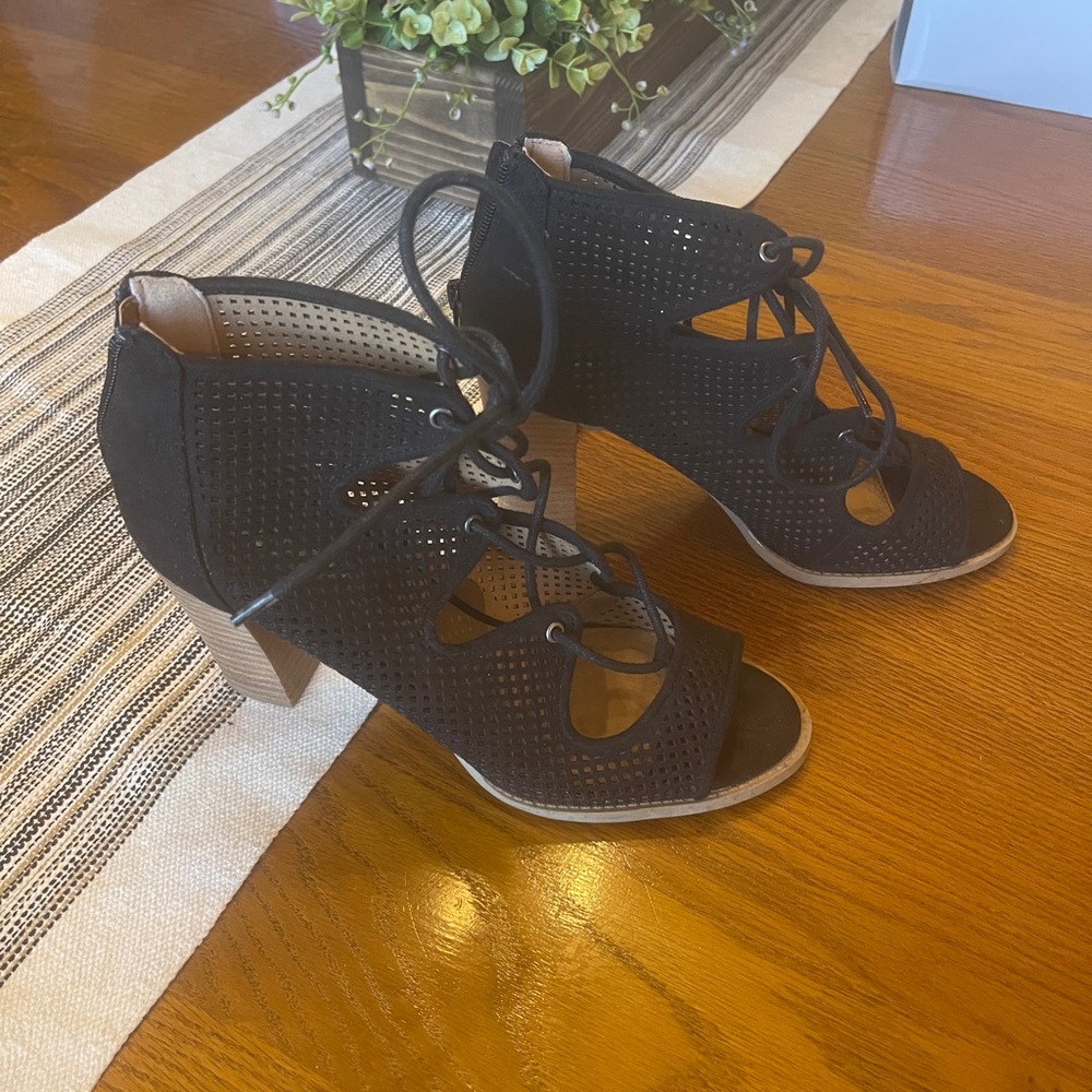 Dressy black shoes